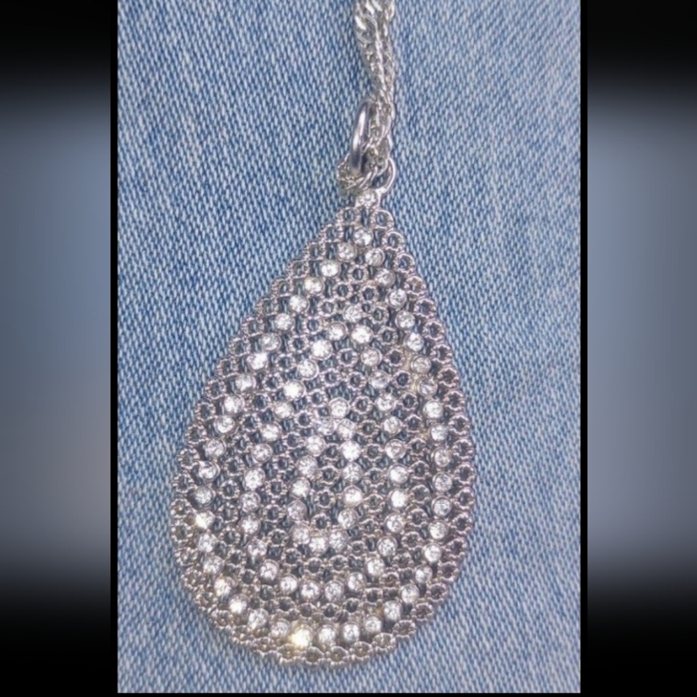 Vintage Jaclyn Smith,Elegant Twisted Sterling Silver And Aus Crystal Necklace